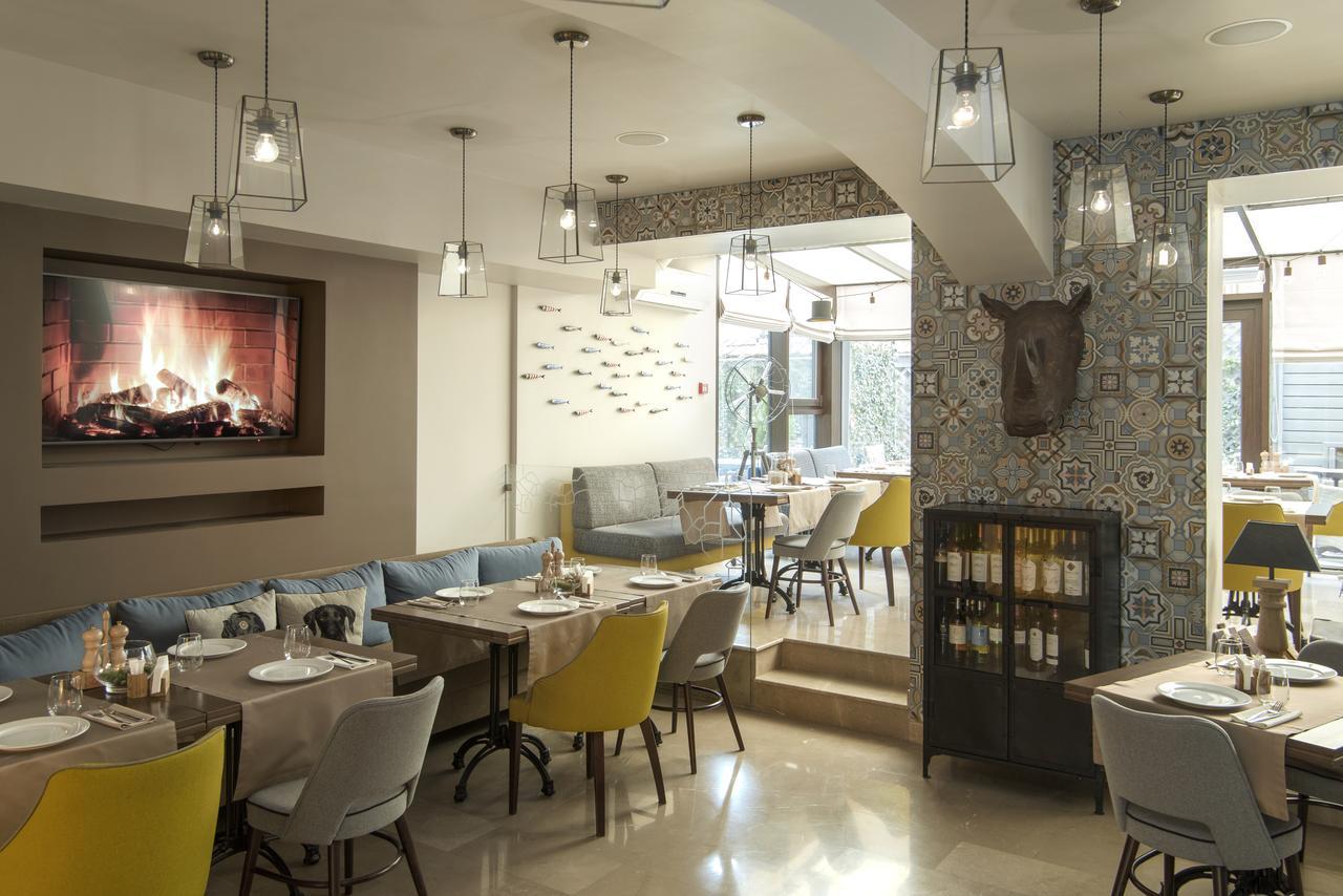 Zentrum Hotel Chisinau Ngoại thất bức ảnh