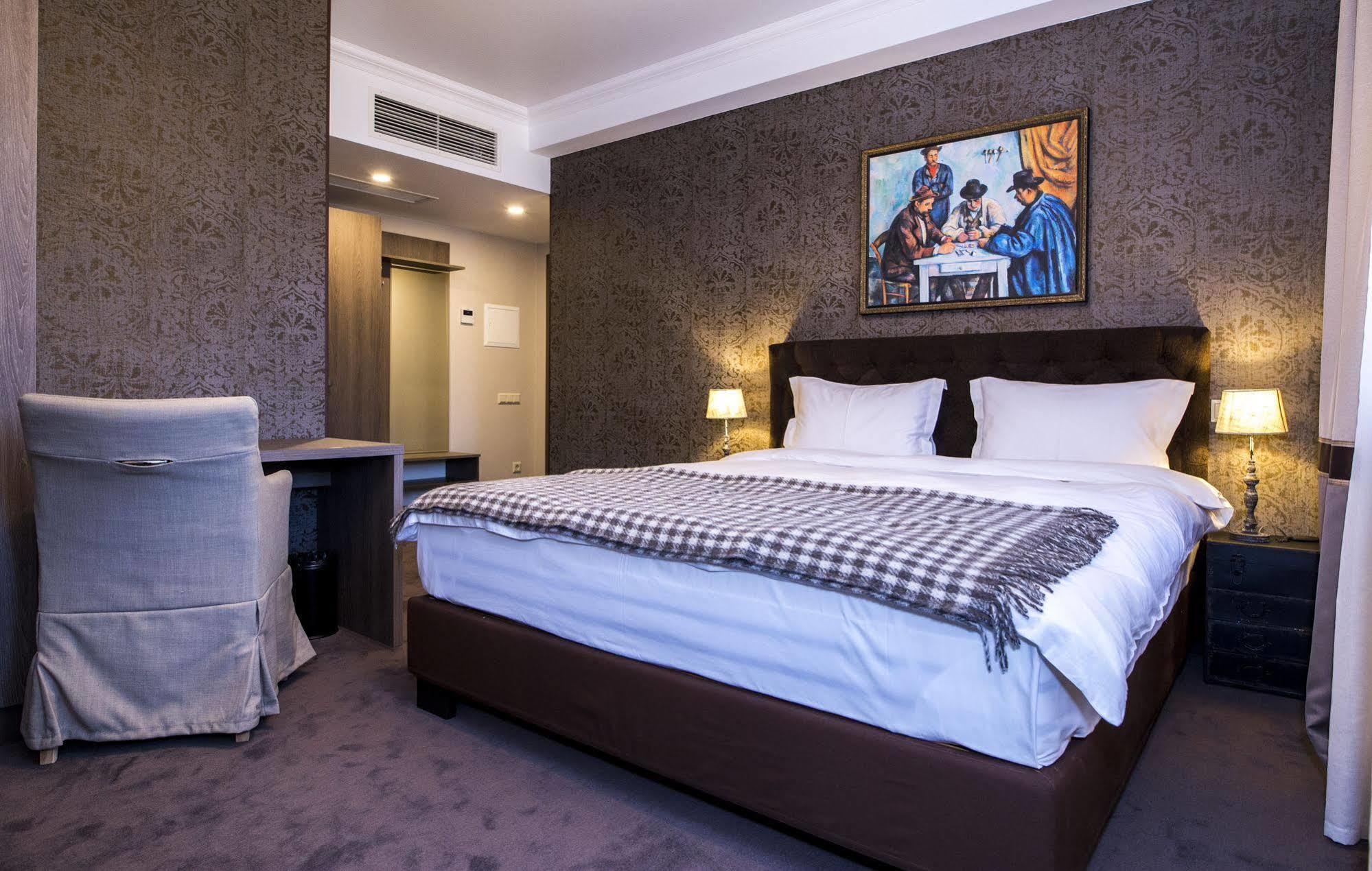 Zentrum Hotel Chisinau Ngoại thất bức ảnh