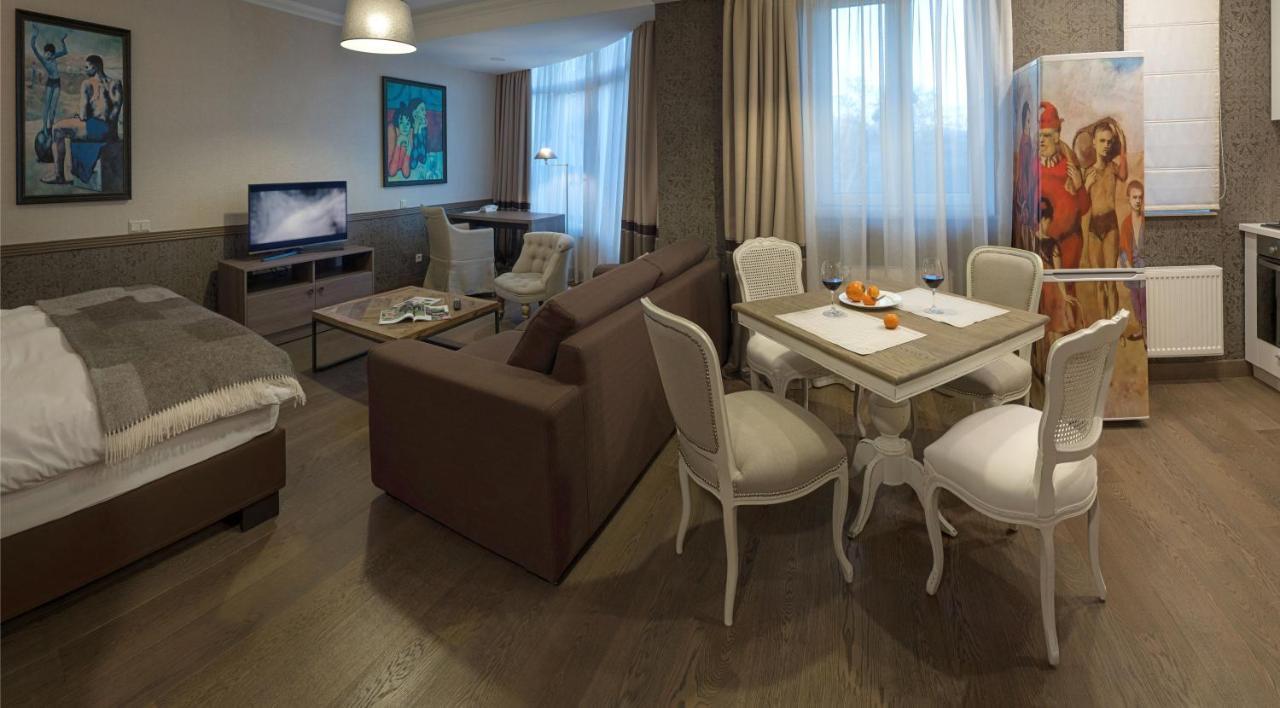 Zentrum Hotel Chisinau Ngoại thất bức ảnh